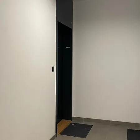 Brand New Cozy And Free Street Parking *